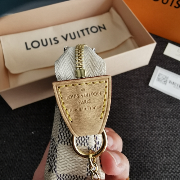 $6️⃣7️⃣5️⃣Louis Vuitton Mini Pochette Damier Azure - Picture 5 of 7